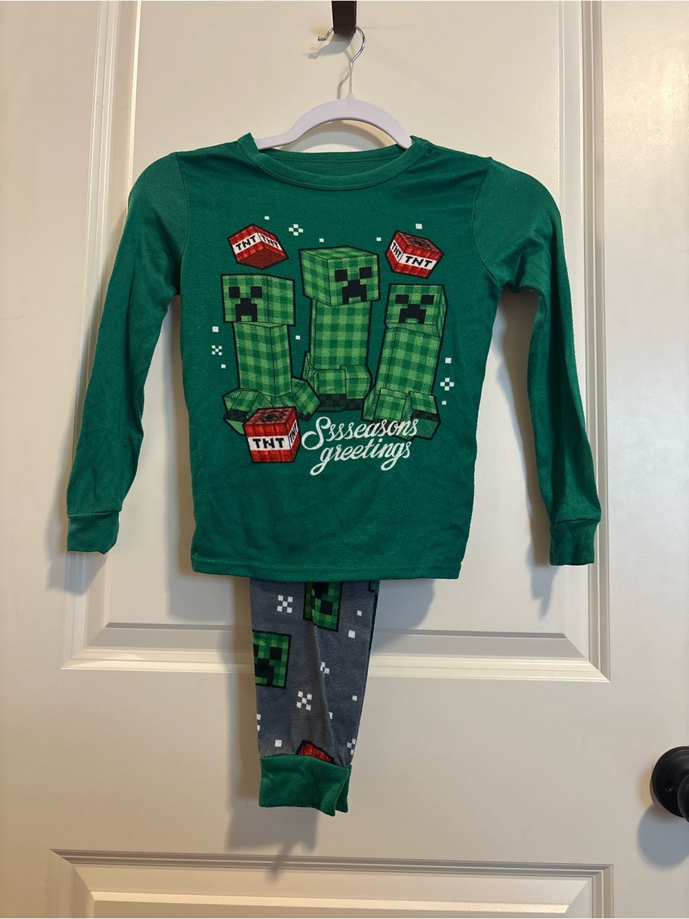 Kids Green Minecraft 'Seasons Greetings' Creeper Pajama Set